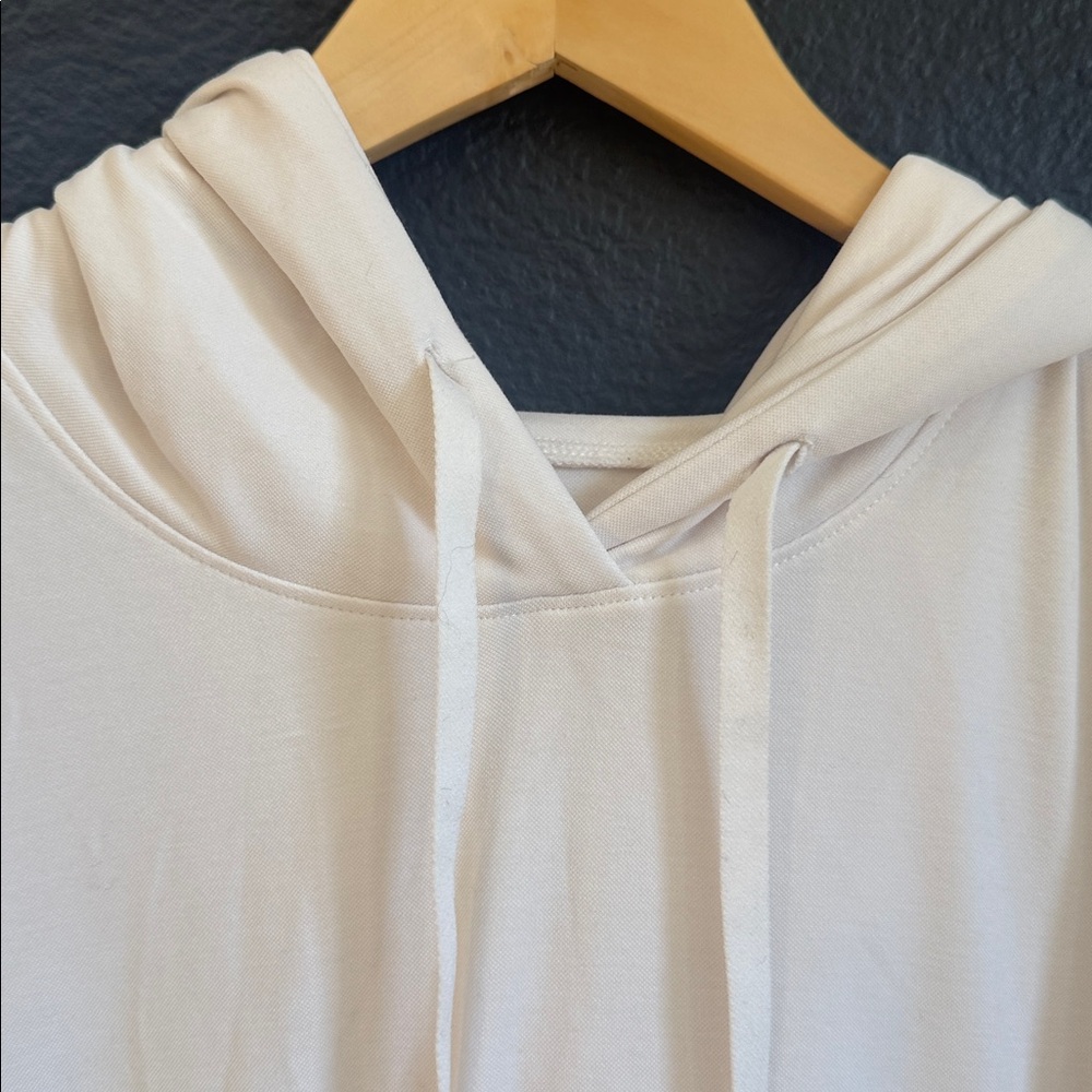 Cozy Earth Lightweight Cream Hooded Pullover Sweatshirt Size Large NWOT - Picture 3 of 6